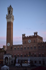 Fototapeta na wymiar campanile piazza