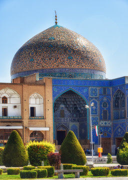 Sheikh Lotfollah Mosque in Imam Square in Esfahan Iran