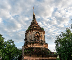 Fototapeta premium Ancient Stupa of Wat Lok Moli Chiangmai, Thailand