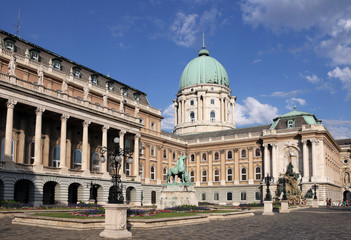 Fototapeta na wymiar Budapest royal castle courtyard with horse monument Hungary