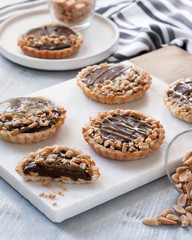 Chocolate peanuts tarts