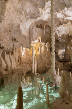 Grotte di Frassassi, Genga