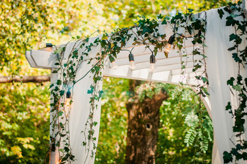 Wedding arc with light bulbs