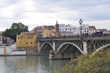 pont dans la ville de séville