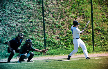 while playing the baseball