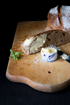 Butterbrot_Brot_Butter_Sauerteigbrot_bread