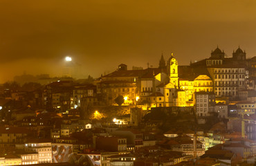 Fototapeta na wymiar Porto Cityscape at Night