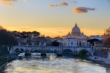 Ponte Umberto, Rovert Tiber View