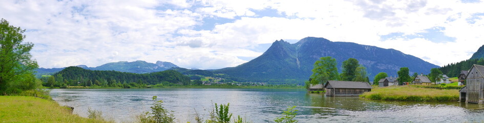 Fototapeta na wymiar Hallstatt lake