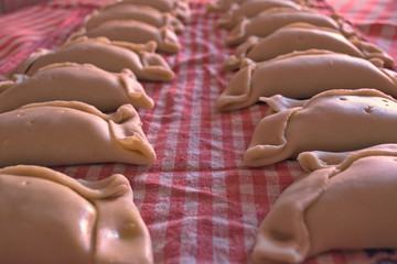 empanadas crudas