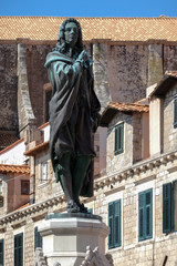 Statue of Dubrovnik poet Ivan Gundulic sculpted by Ivan Rendic in 1893.