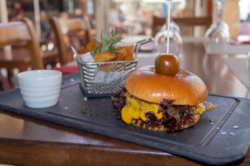 Desayuno, continental, cafe, snack, pasta, hamburguesa, hostal.