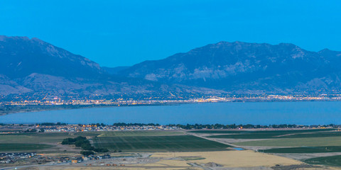 Eagle Mountain homes near Utah Lake and mountain