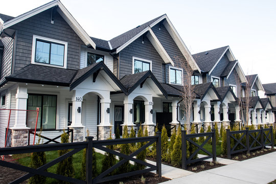 A row of new townhouses or condominiums.