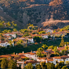 Fototapeta na wymiar San Clemente homes on a sunny hill in California