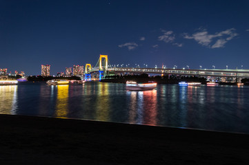 Fototapeta na wymiar tokyo rainbow bridge from odaiba