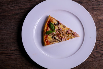 Pizza with ham and mushrooms