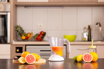 Citrus juicer and freshly squeezed juice