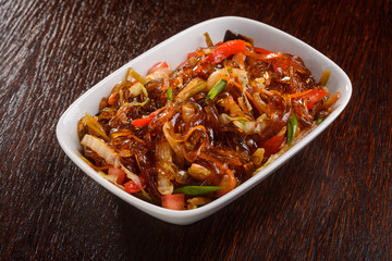 Rice noodles with vegetables