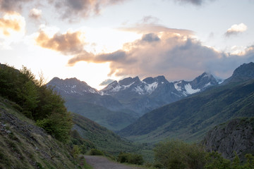 Fototapeta premium paisaje natural con cielo