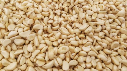 Peeled garlic sell in market