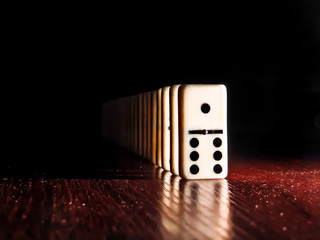 dominos vanishing point