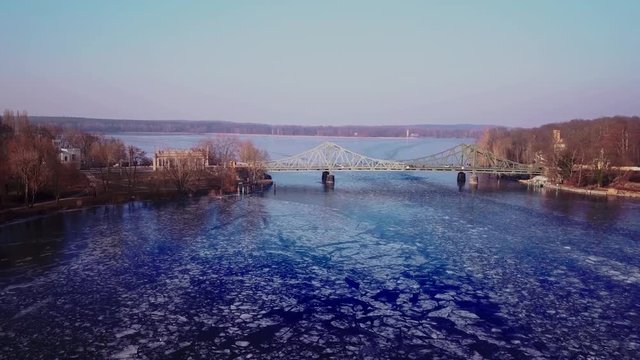 Glienicker Br&uuml;cke im Winter