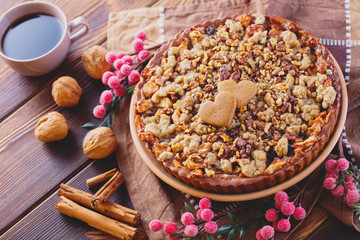 gingerbread tart with apples and nuts