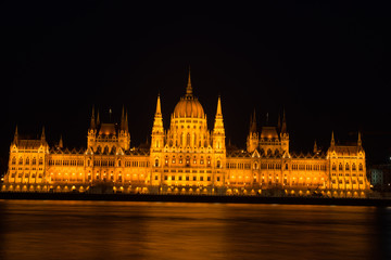 Fototapeta premium Budapest parliament by night