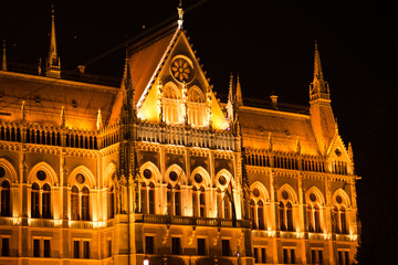 Fototapeta na wymiar Budapest parliament by night
