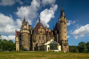 Pałac we wsi Moszna,Polska © Senatorek