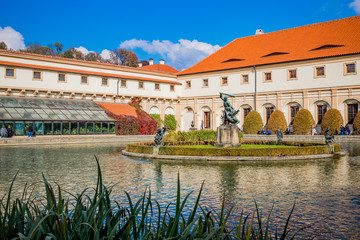 Fototapeta premium Dans les jardins du Palais Wallenstein à Prague