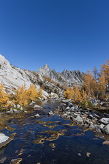 Fototapeta na wymiar Autumn in the Mountains 