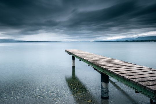 Un ponton sur le lac l&eacute;man