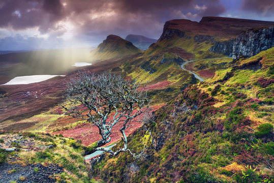 Le Quiraing est une formation g&eacute;ologique d'origine volcanique, n&eacute;e d'un glissement de terrain sur le Trotternish, une p&eacute;ninsule de l'&icirc;le de Skye en &Eacute;cosse. I