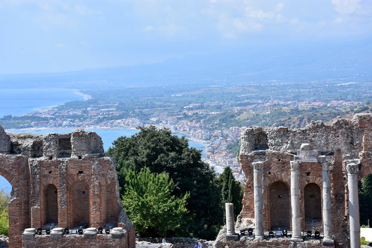 Th&eacute;&acirc;tre antique de Taormine en Sicile (Italie)