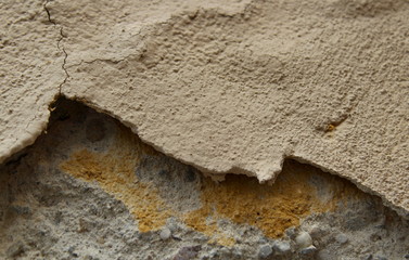 Intonaco danneggiato - umidità