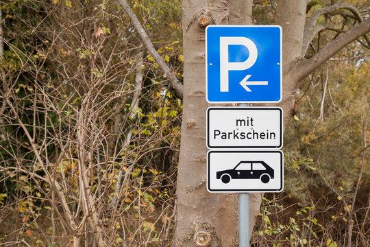 Parkplatzbeschilderung