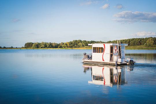 Hausboot auf dem See