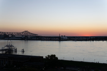 Fototapeta na wymiar sunset on the Mississippi River in Baton Rouge