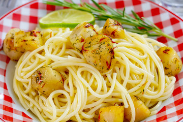 spaghetti and scallops