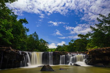 Obraz premium Smooth falling water