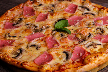 Pizza mushrooms and ham