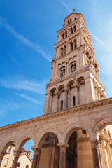 Fototapeta premium view of a fragment of the Cathedral of Saint Domnius in the Croatian city of Split on the blue sky background