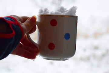 cup and snow