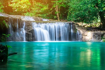 Poster Erawan-waterval bij tropisch bos van nationaal park, Thailand © totojang1977