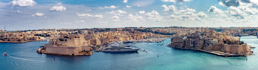 Panorama Fort St Angelo Vittoriosa und Senglea grand Harbour - obrazy, fototapety, plakaty