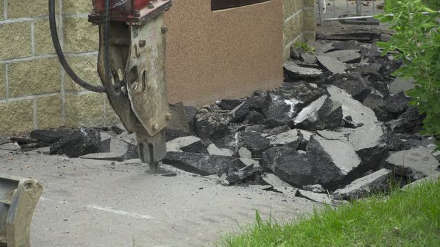 Tractor Hydraulic Hummer Break Asphalt On Street Site Crusher Crush Asphalt