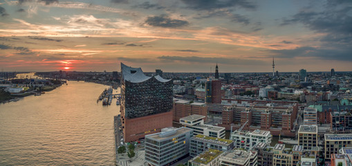 Luftaufnahme / Panorama von Hamburg in der nähe der Elbphilharmonie