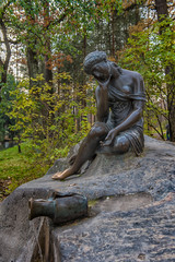 The fountain depicts Perttu from the fable of Lafontaine Milkmaid- or-a-jug-of-milk.